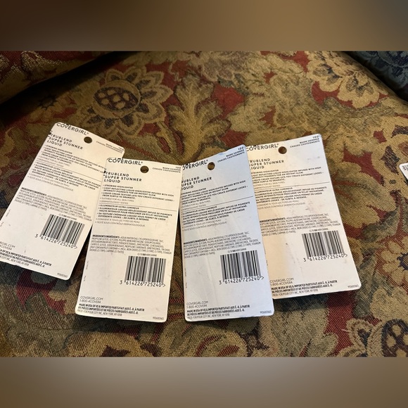 NIP- Covergirl Trublend Super Stunner Liquid - Picture 2 of 5